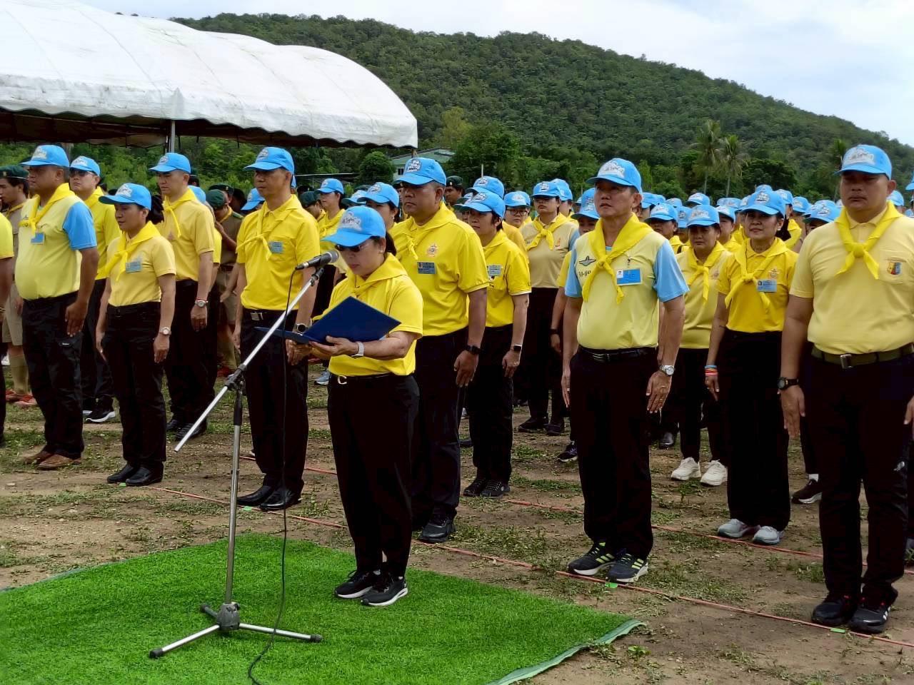 ภาพ สพด.เพชรบุรีร่วมจัดกิจกรรมจิตอาสาพัฒนา “เราทำความ ดี ด้วยหัวใจ” เนื่องในโอกาสวันคล้ายวันสวรรคตของ พระบาทสมเด็จพระบรมชนกาธิเบศร มหาภูมิพลอดุลยเดชมหาราช บรมนาถบพิตร