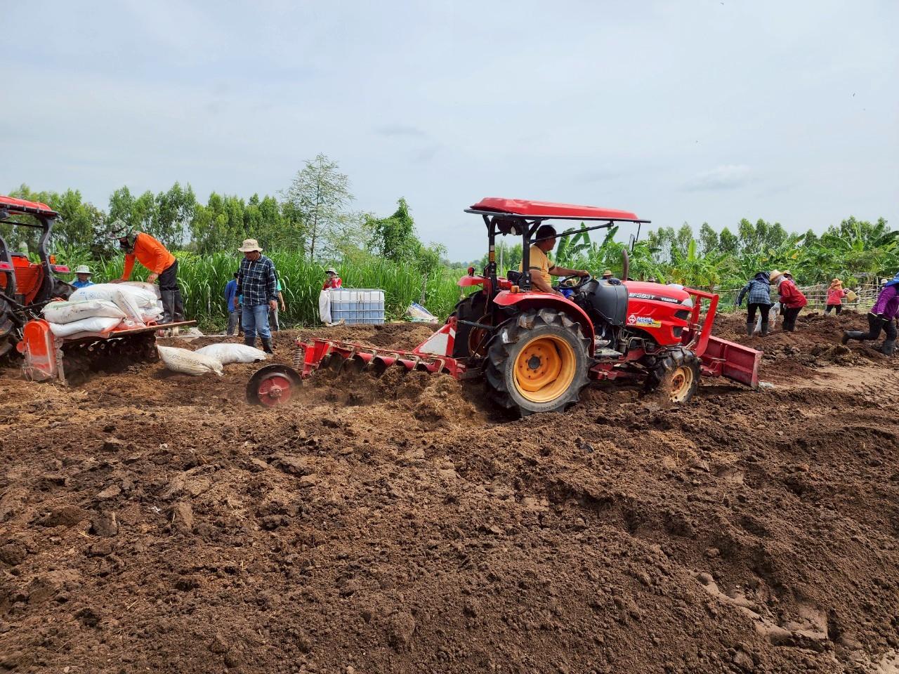 ภาพประกอบที่ 16