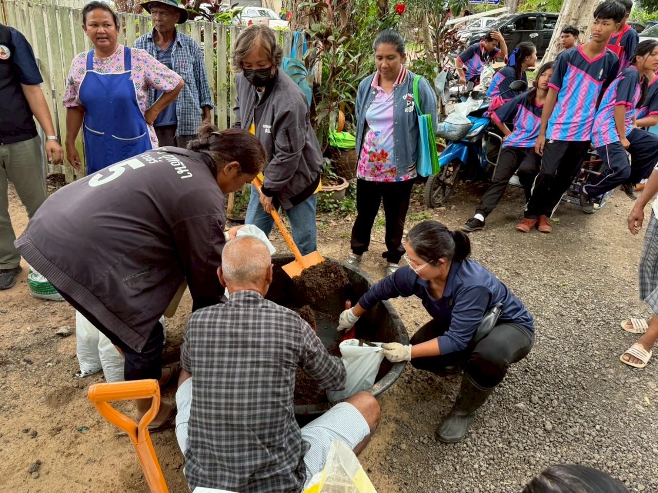 ภาพประกอบที่ 13