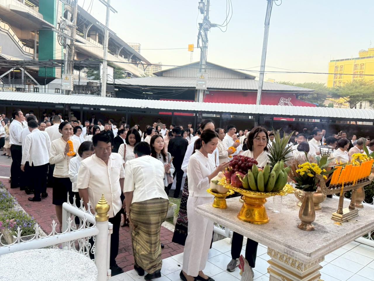 ภาพประกอบที่ 9