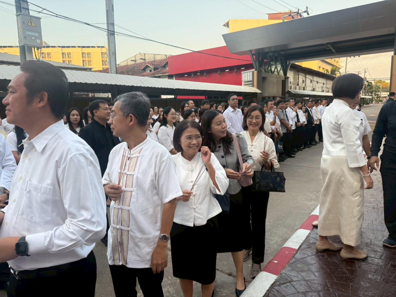 ภาพประกอบที่ 12