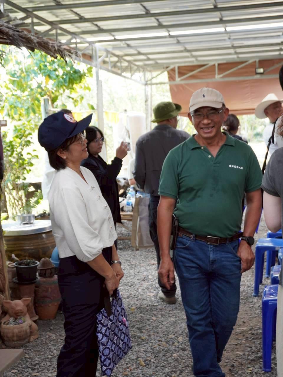 ภาพประกอบที่ 15