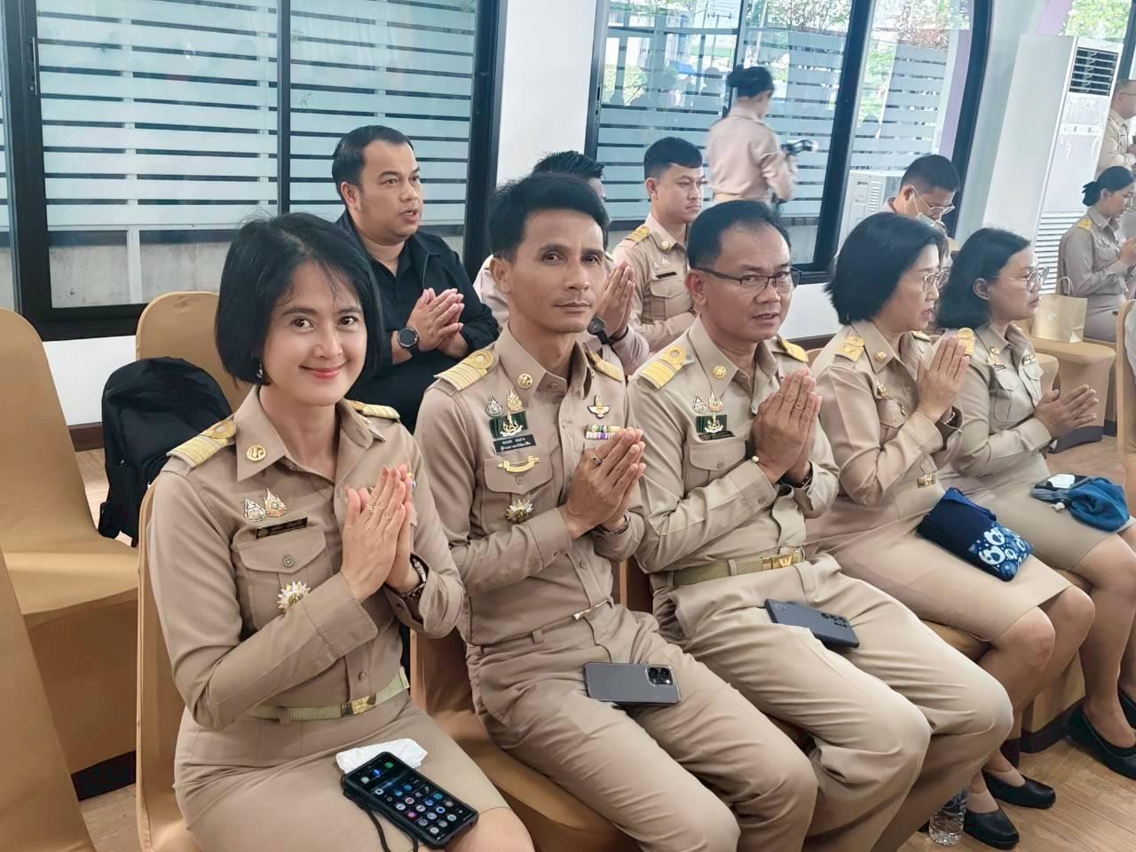 ภาพประกอบที่ 12