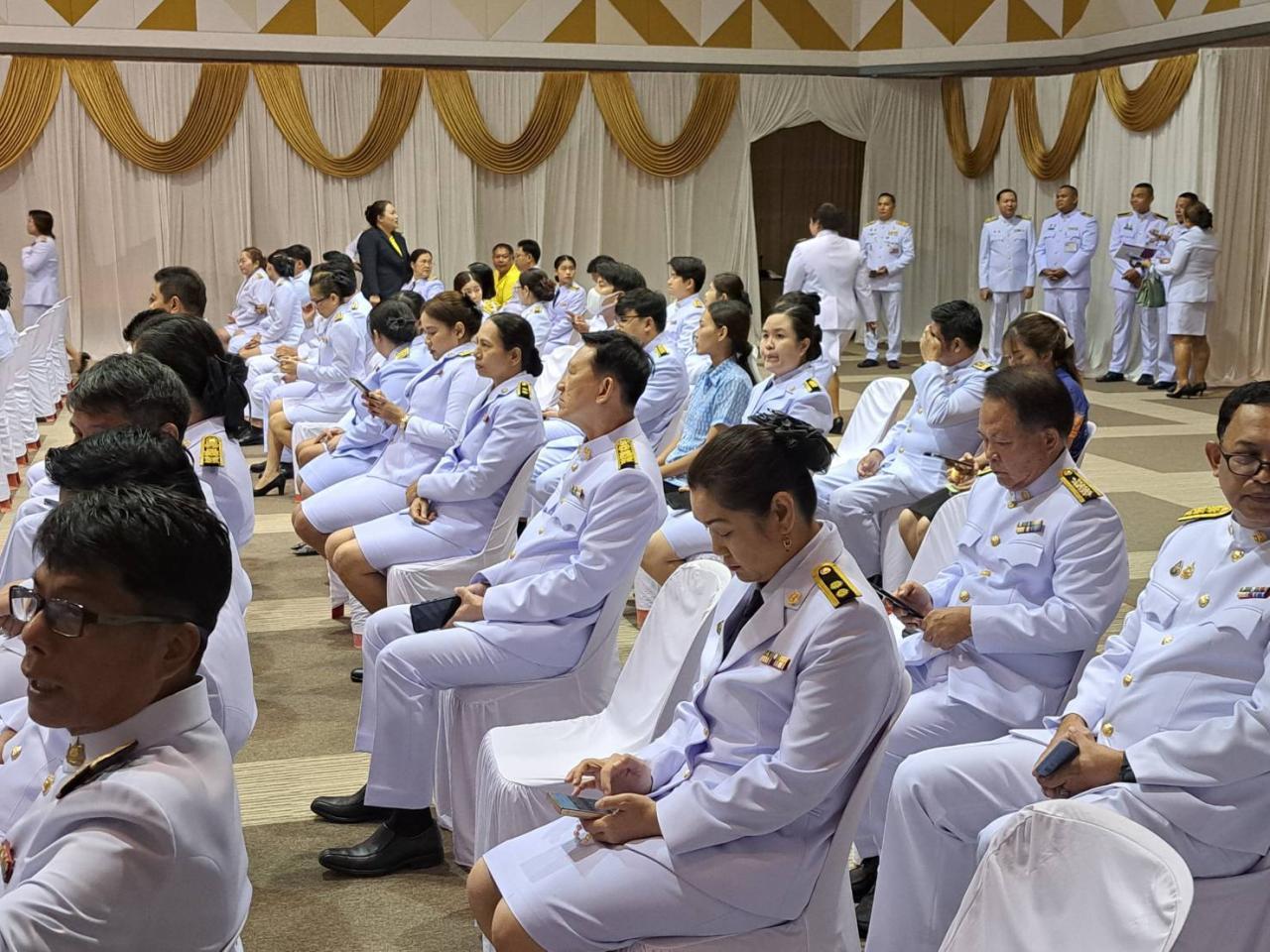 ภาพประกอบที่ 12