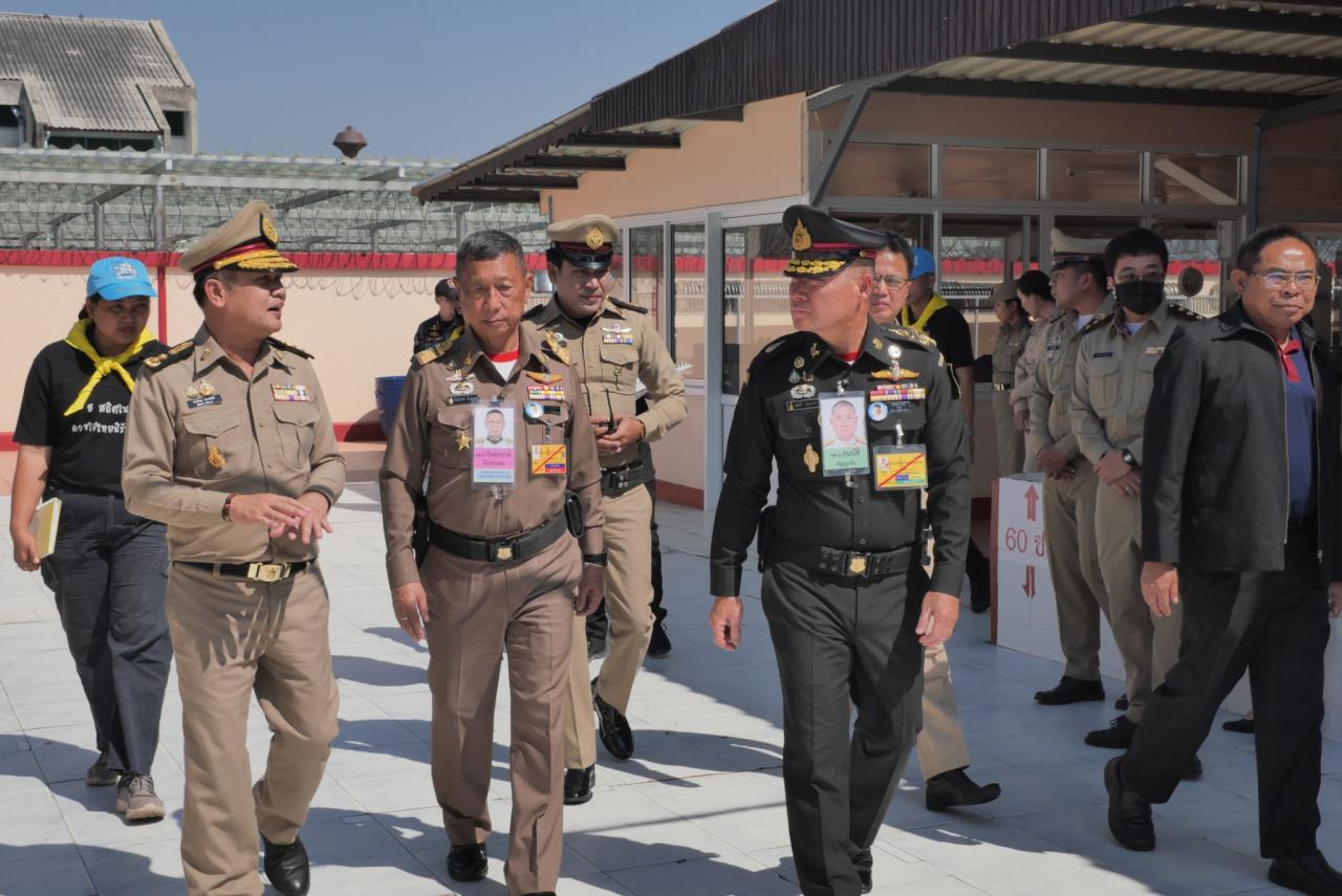 ภาพประกอบที่ 16