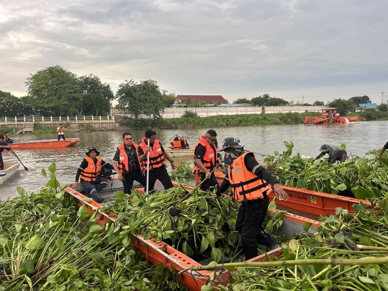 ภาพประกอบที่ 16