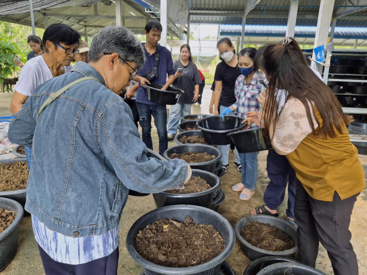 ภาพประกอบที่ 23