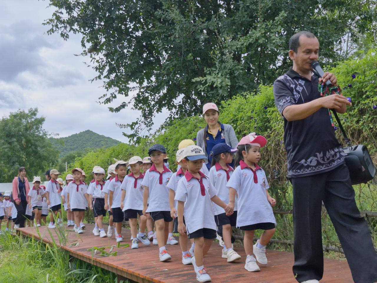 ภาพประกอบที่ 8