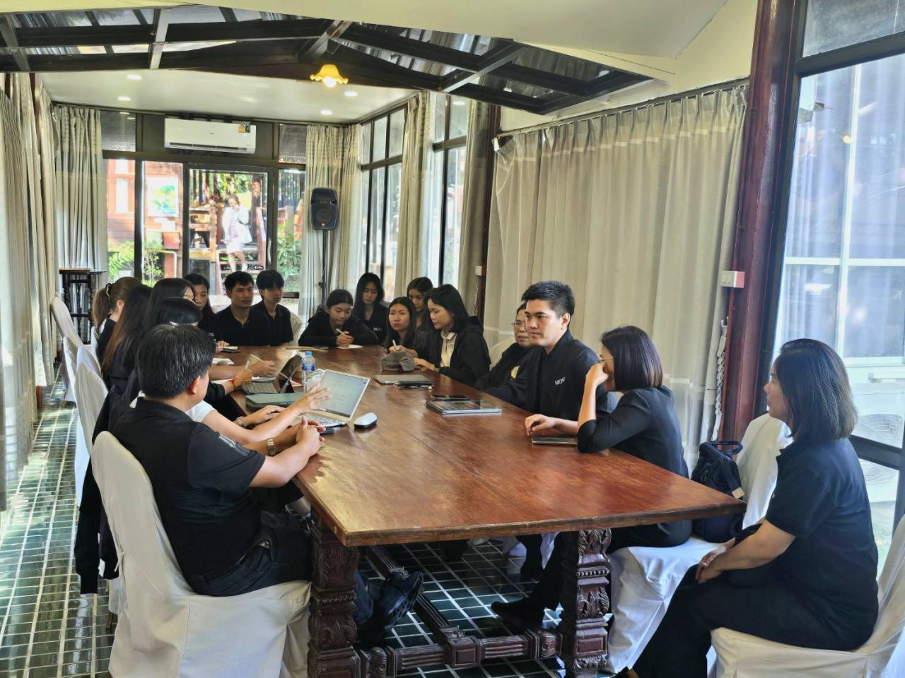 ภาพประกอบที่ 1