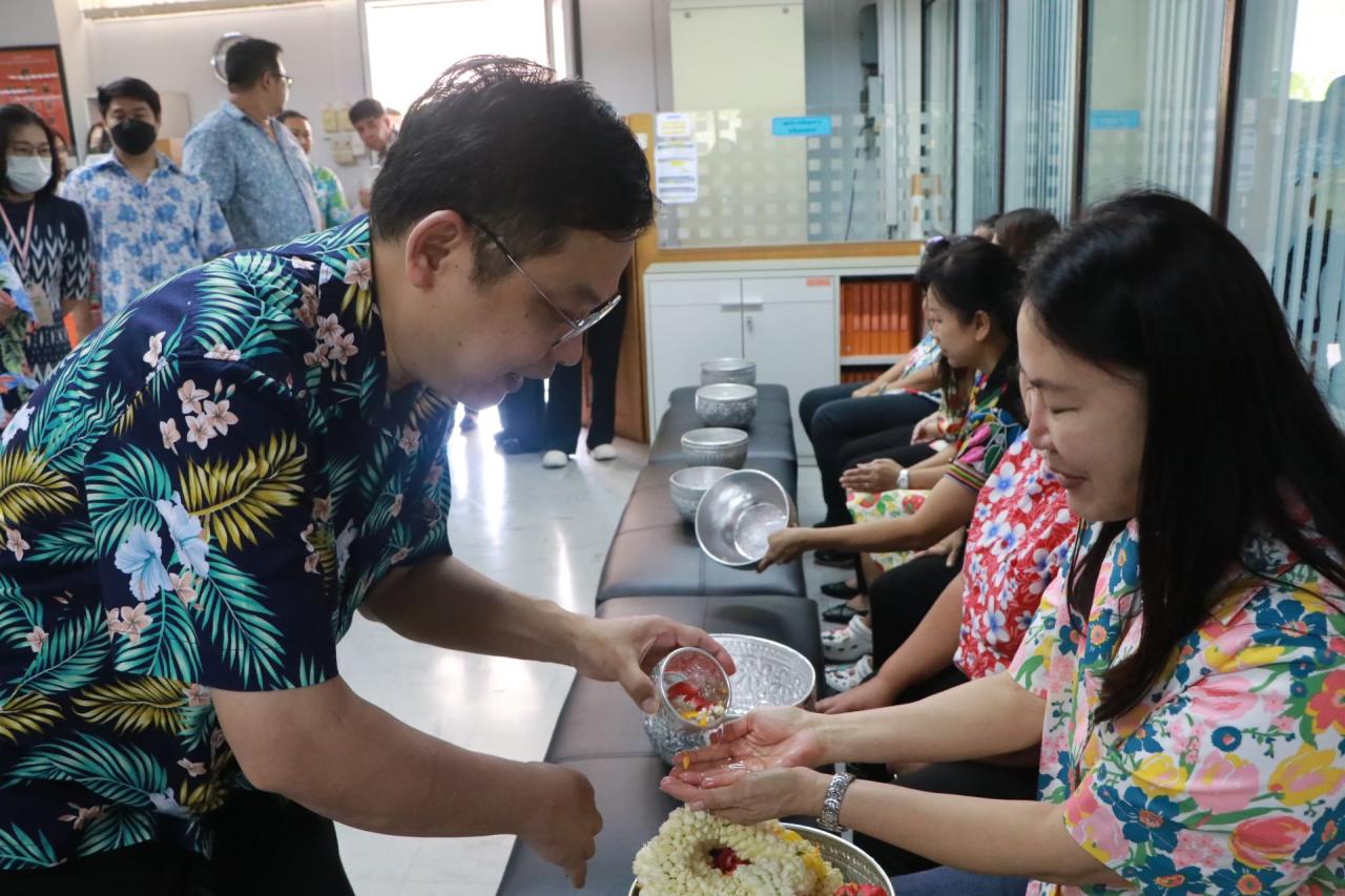 ภาพประกอบที่ 15