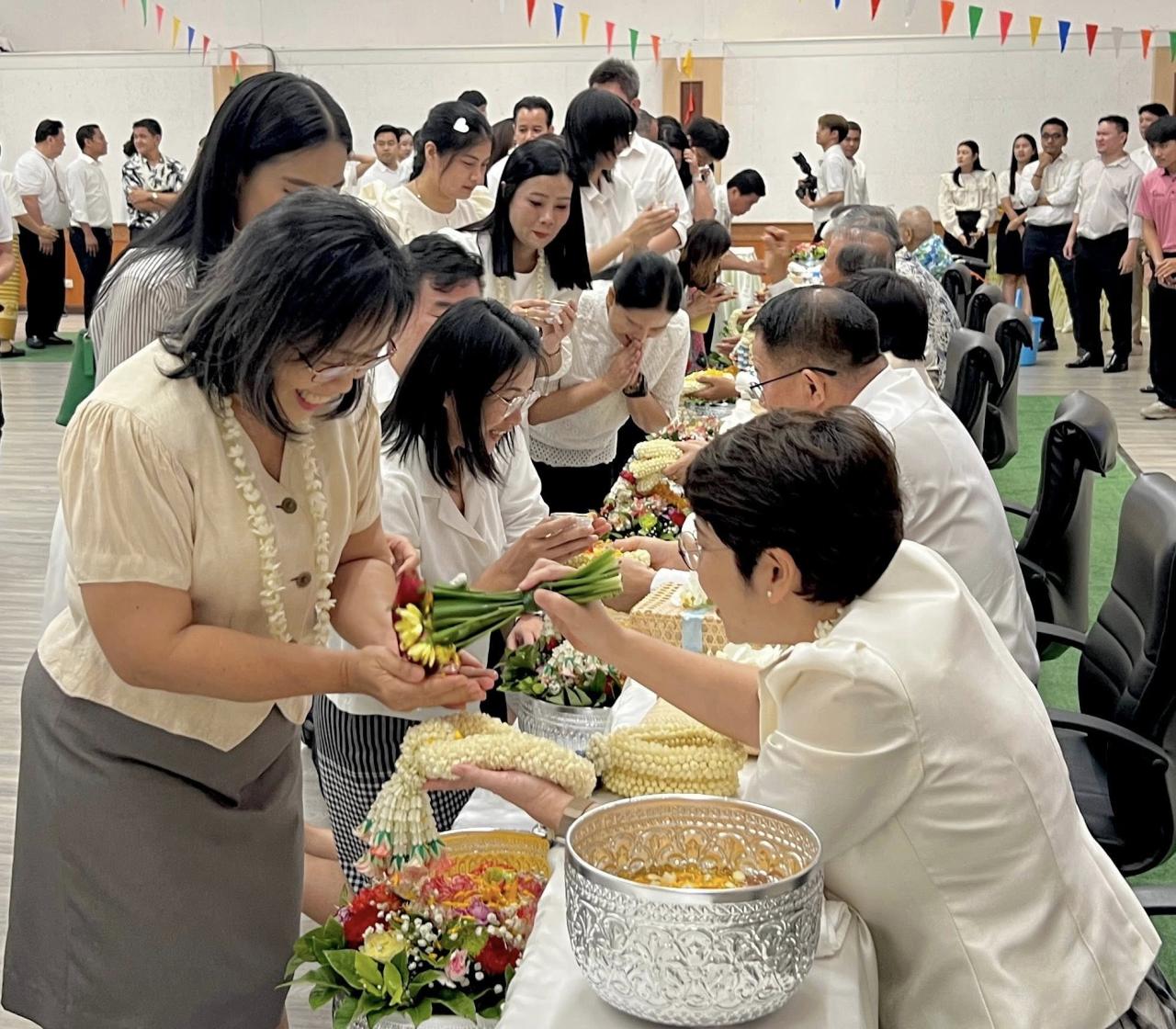 ภาพประกอบที่ 10