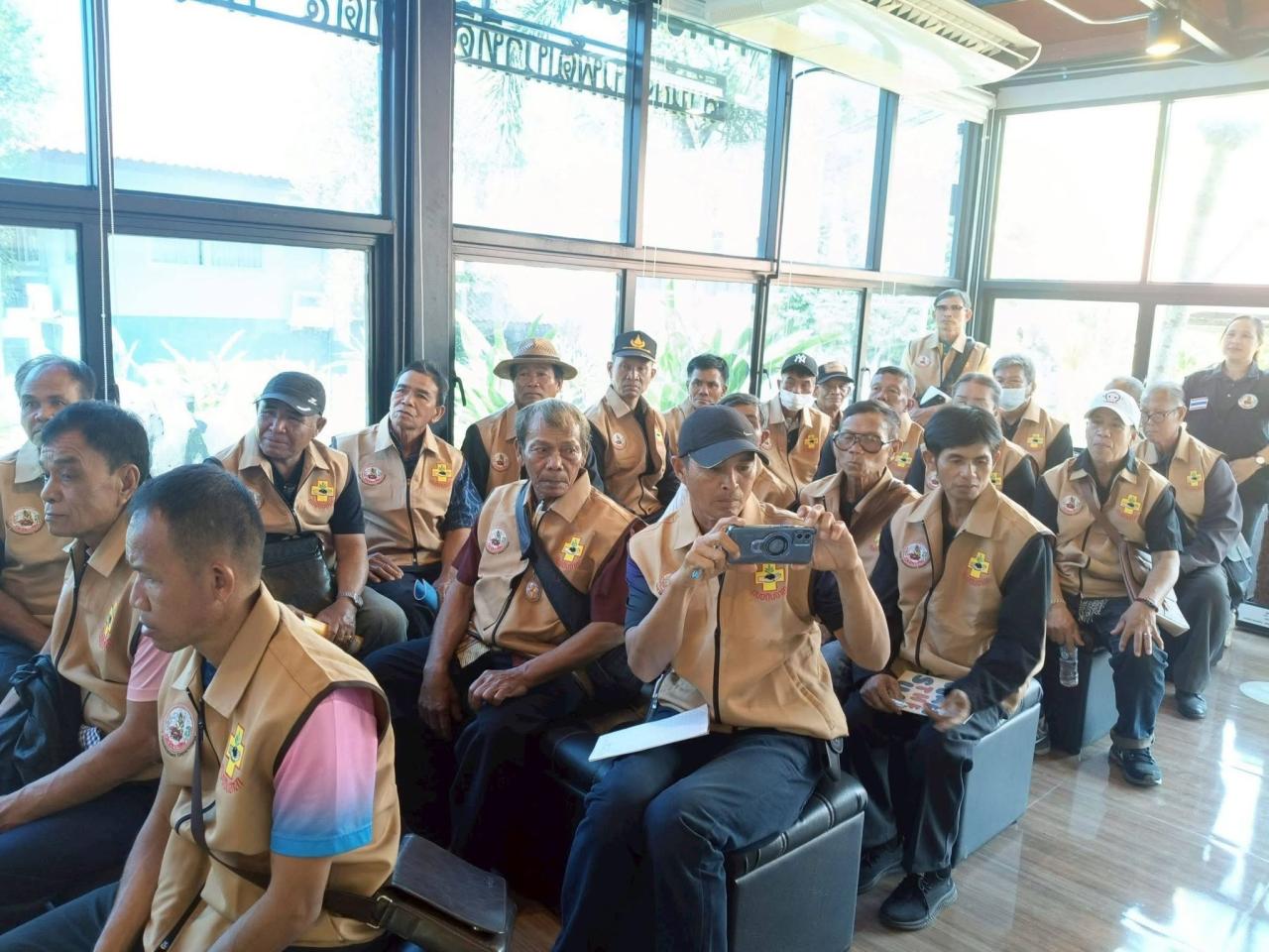 ภาพประกอบที่ 23