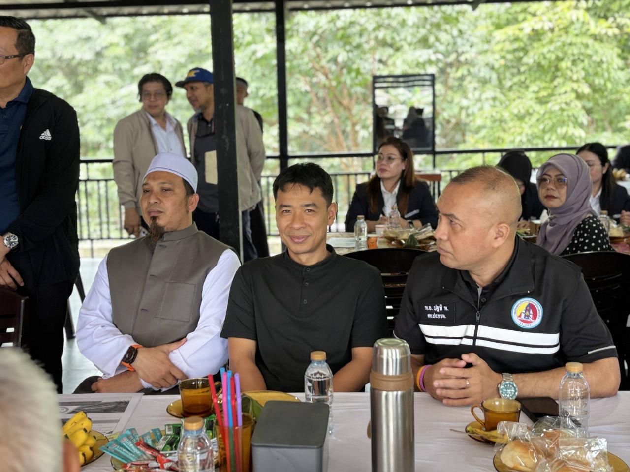 ภาพประกอบที่ 16