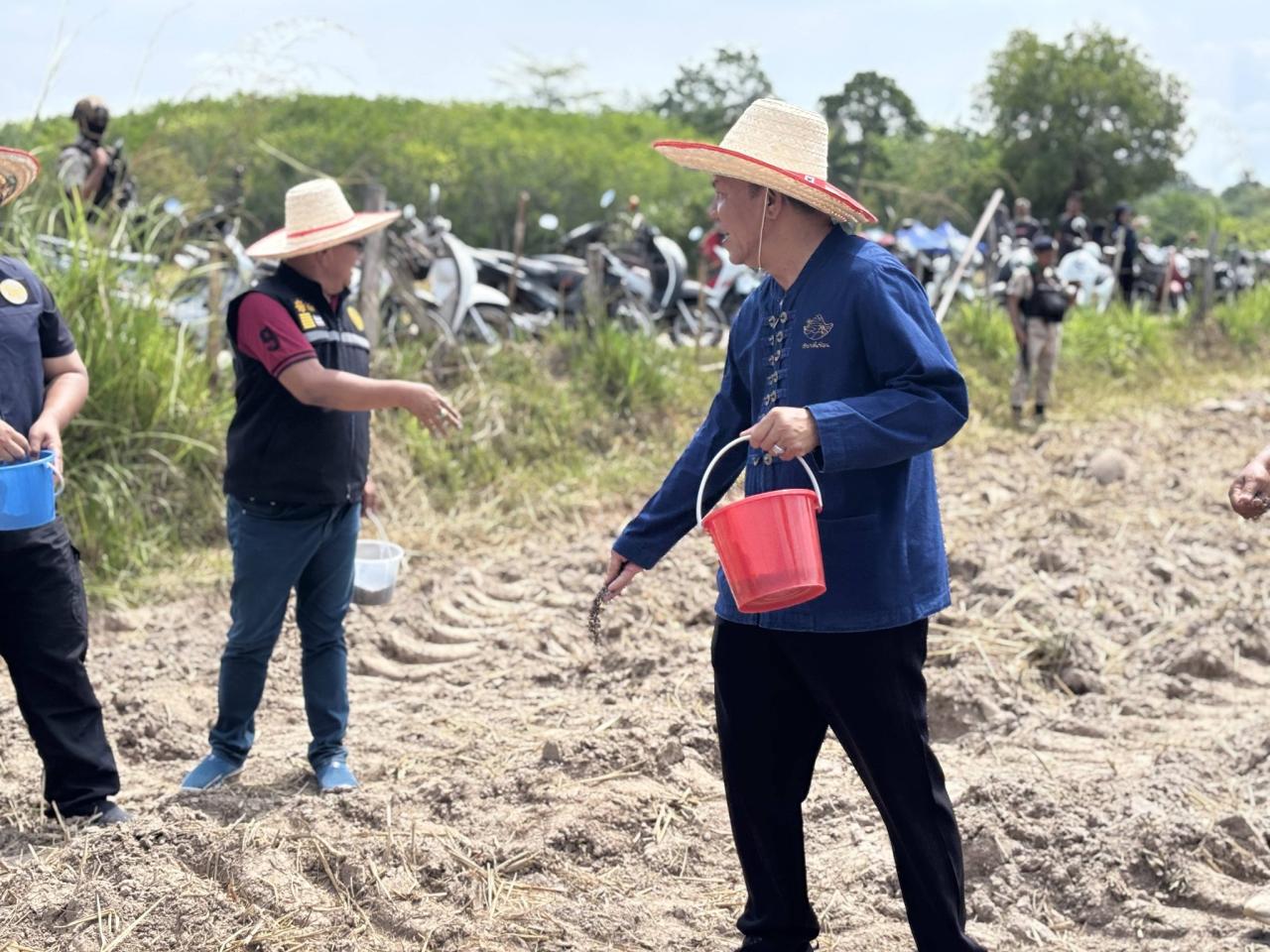 ภาพประกอบที่ 13