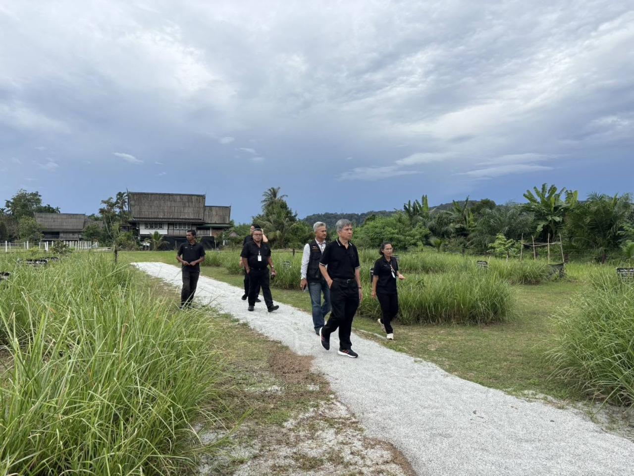 ภาพประกอบที่ 8