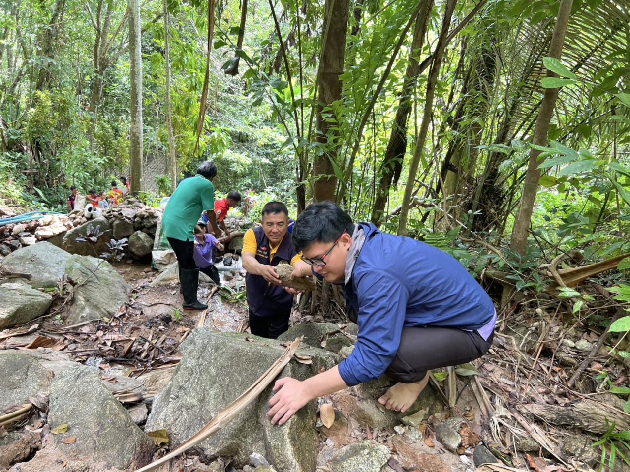 ภาพประกอบที่ 12