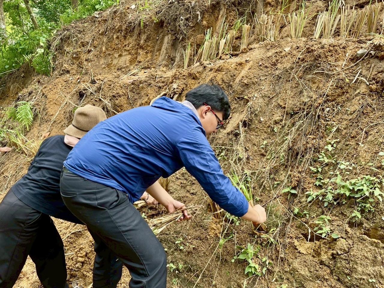 ภาพประกอบที่ 14