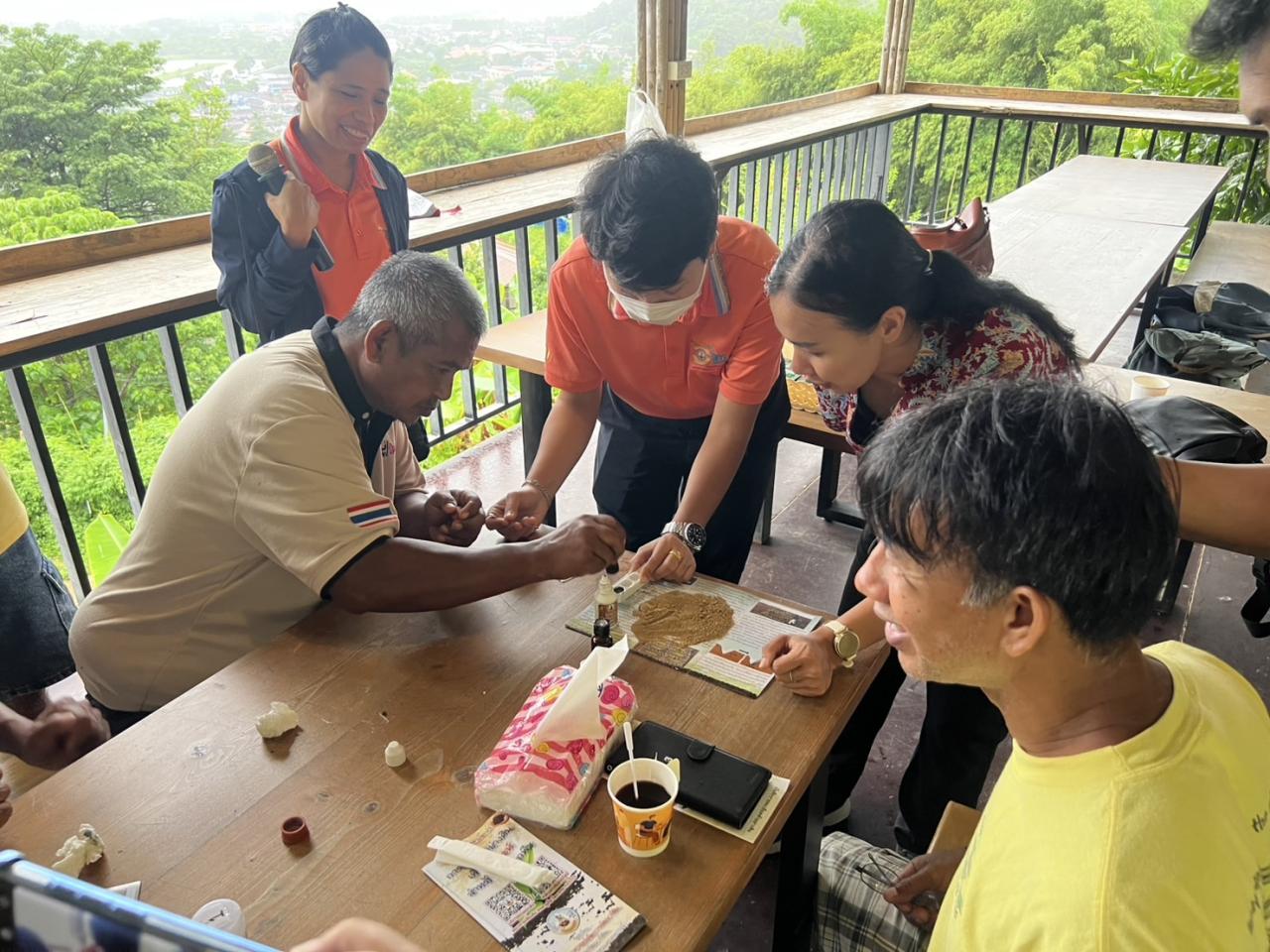 ภาพประกอบที่ 12