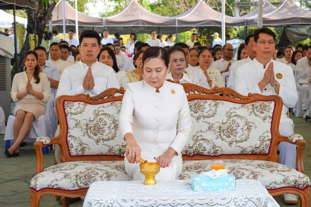 ภาพประกอบที่ 8