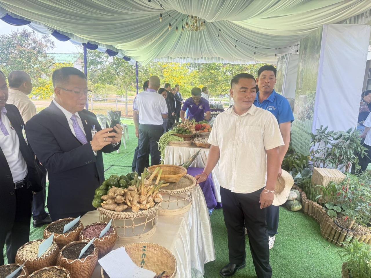 ภาพประกอบที่ 8