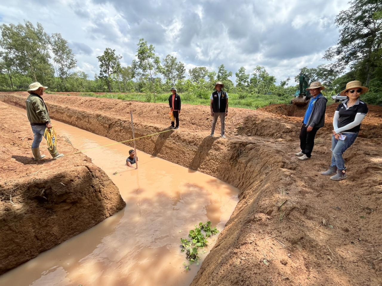 ภาพประกอบที่ 23