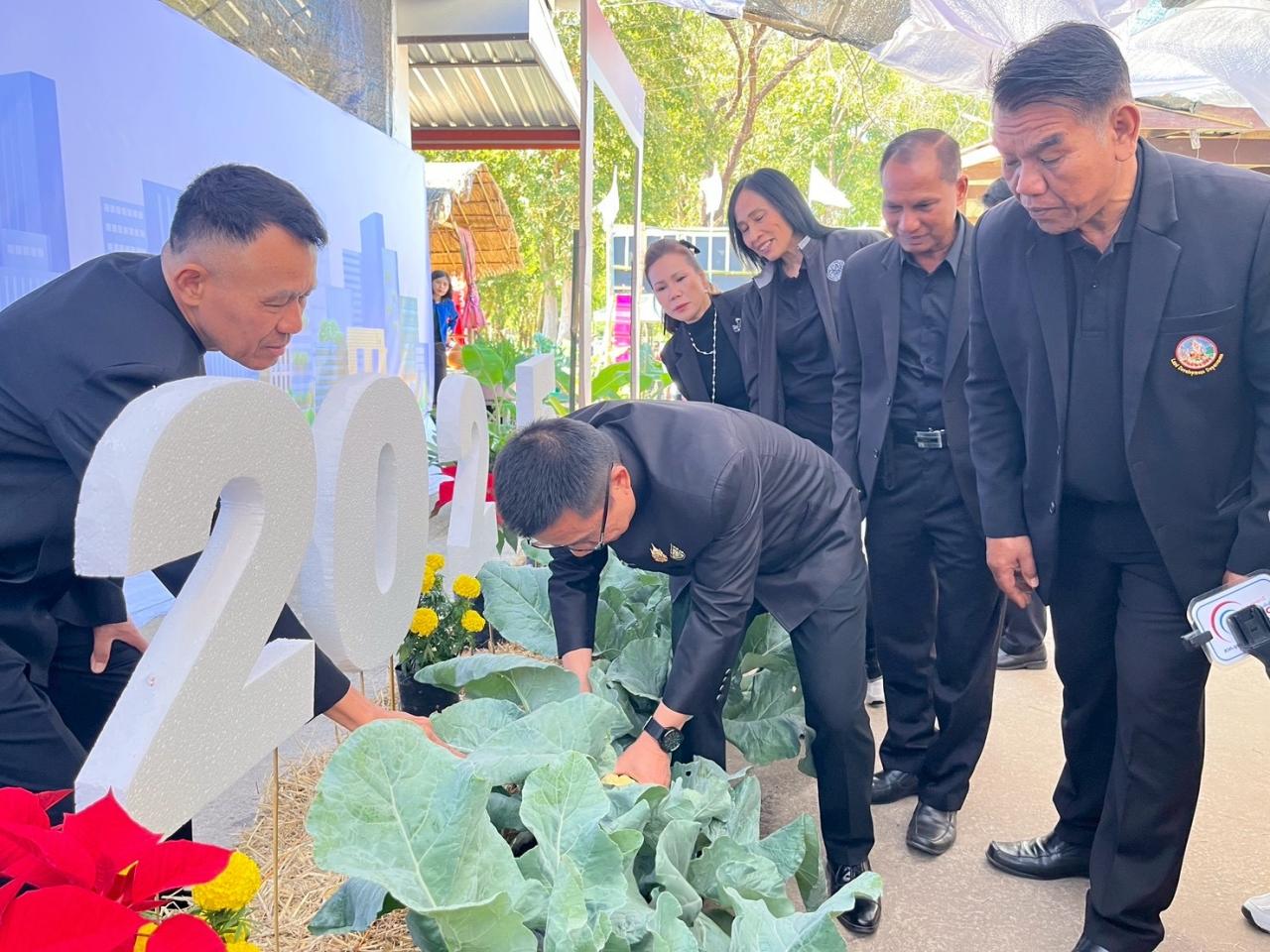 ภาพประกอบที่ 71