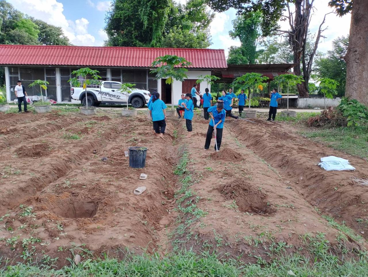 ภาพประกอบที่ 12